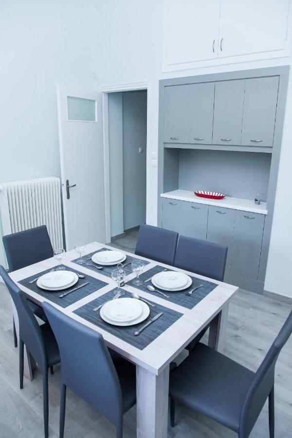 Sunny And Minimal Apt In Glyfada With 3 Bdrm Athens Exterior photo