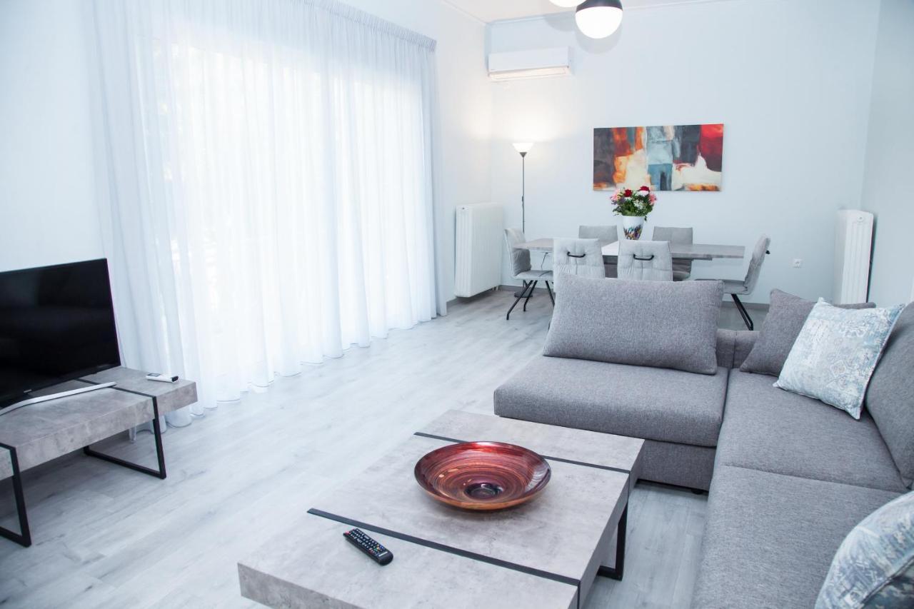 Sunny And Minimal Apt In Glyfada With 3 Bdrm Athens Exterior photo